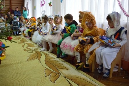 Новорічні ранки у дошкільних групах «Вулик» 