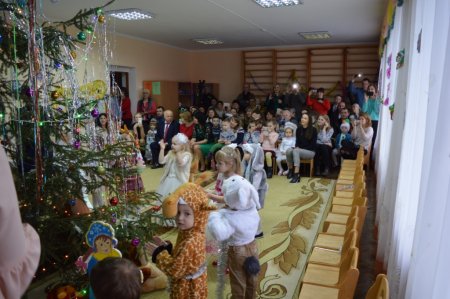 Новорічні ранки у дошкільних групах «Вулик» 