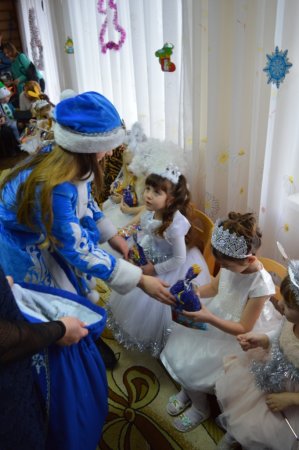 Новорічні ранки у дошкільних групах «Вулик» 