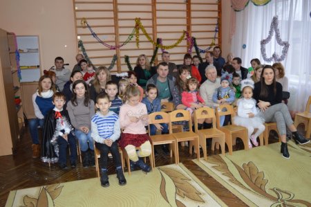 Новорічні ранки у дошкільних групах «Вулик» 