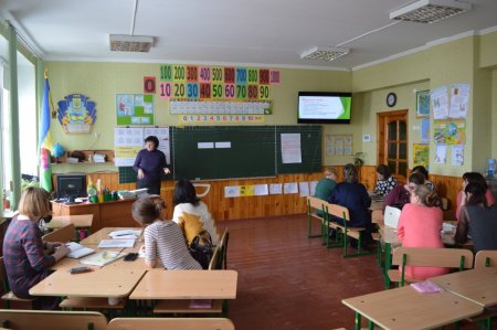 Практичні заняття для учителів початкової школи продовжуються
