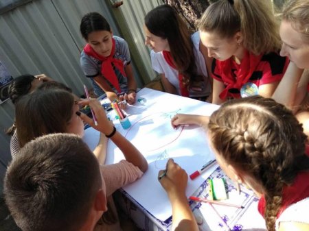 Перший день роботи літнього наметового  англомовного табору "Поліглот" для учнів 5-9 класів