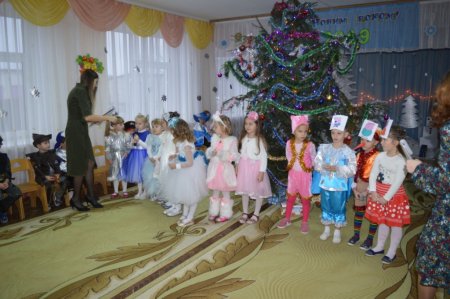 28 грудня у дошкільних групах «Вулик» відбулися новорічні ранки 