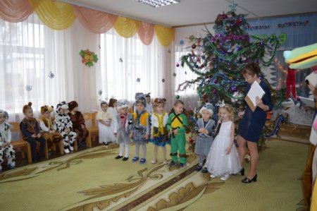 28 грудня у дошкільних групах «Вулик» відбулися новорічні ранки 
