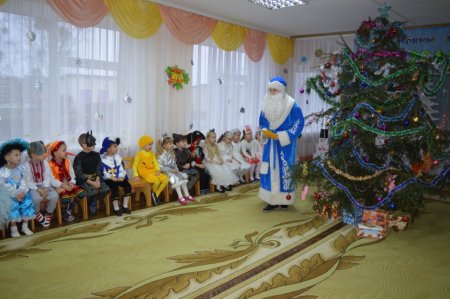 28 грудня у дошкільних групах «Вулик» відбулися новорічні ранки 
