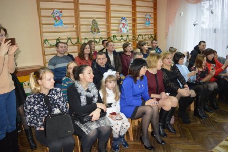 28 грудня у дошкільних групах «Вулик» відбулися новорічні ранки 
