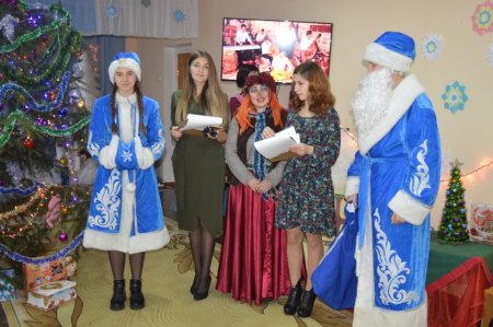 28 грудня у дошкільних групах «Вулик» відбулися новорічні ранки 