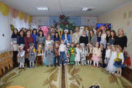 28 грудня у дошкільних групах «Вулик» відбулися новорічні ранки 