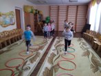 «У малюків сьогодні свято,веселяться всі завзято»