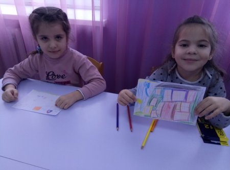 в старшій групі «Квіточки» відбулося заняття на тему: «День Соборності України». 