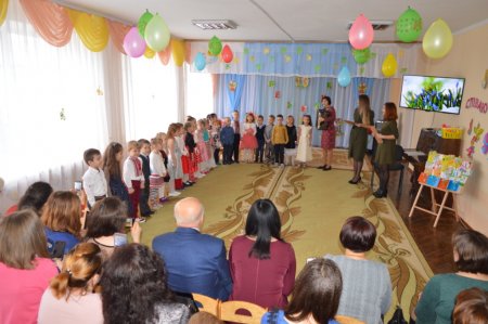 У дошкільних групах «Вулик»  пройшли ранки, присвячені 8 Березня!
