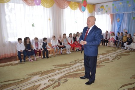 У дошкільних групах «Вулик»  пройшли ранки, присвячені 8 Березня!