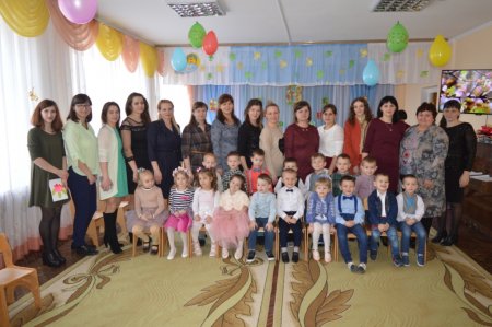 У дошкільних групах «Вулик»  пройшли ранки, присвячені 8 Березня!