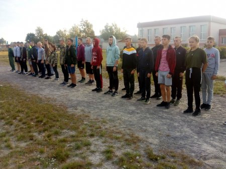 Ранкова зарядка учнів військово-спортивного профілю