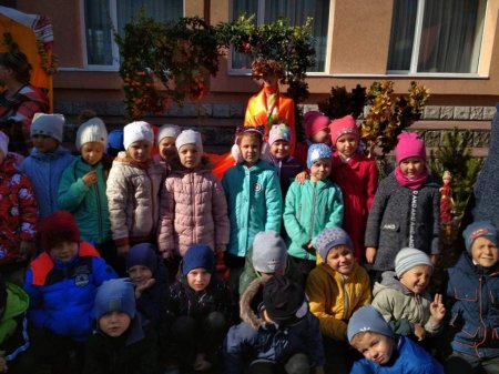 Осінні фотозони від першокласників НУШ