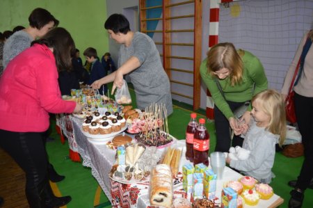 Благодійний ярмарок у початковій школі