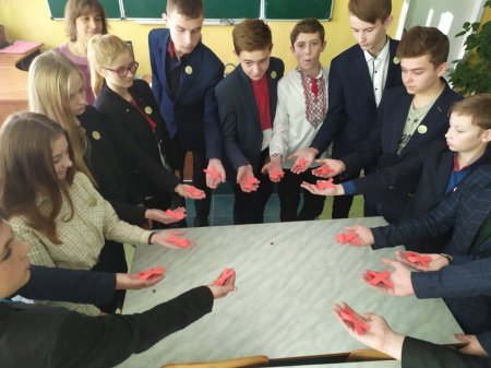 Виховна година "СНІД - проблема ХХІ століття" у 9-А класі