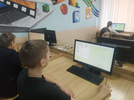 Місячник безпечного Інтернету