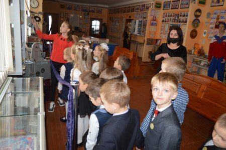 Екскурсія у ІІ залу етнографічного музею "Світлиця"