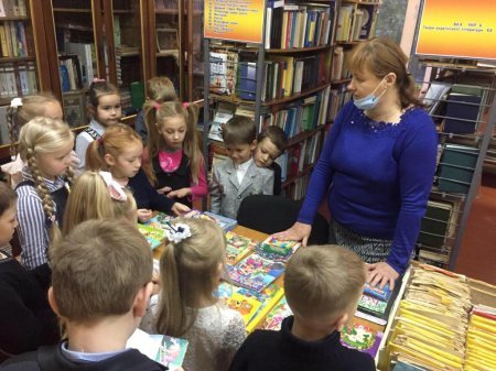 ЗНАЙОМСТВО ПЕРШОКЛАСНИКІВ НУШ ЗІ ШКІЛЬНОЮ БІБЛІОТЕКОЮ