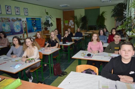 Виховна година «Як не стати  жертвою торгівлі людьми»