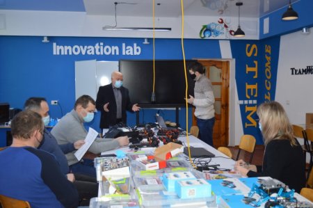 Опанування обладнання STEM-лабораторії