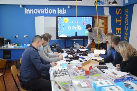 Опанування обладнання STEM-лабораторії