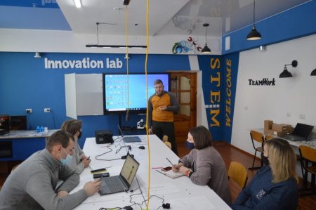 Опанування обладнання STEM-лабораторії