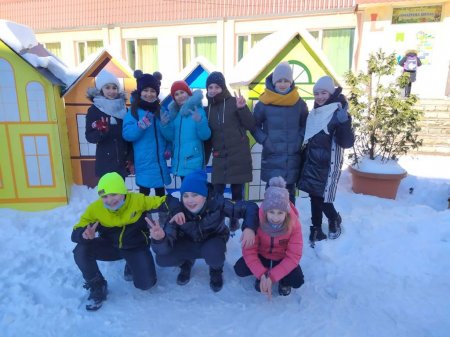 Шкільні будні та фестиваль снігу