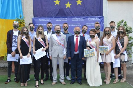 Фото ювілейних випусків