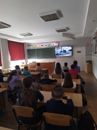 Класна година  приурочена 35-им роковинам Чорнобильської катастрофи.