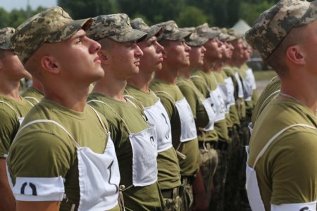Наші випускники – учасники ювілейного параду