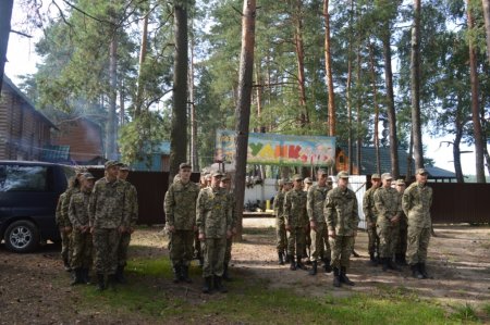 Навчально-польові збори учнів військово-спортивного профілю.