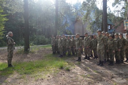 Навчально-польові збори учнів військово-спортивного профілю.