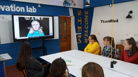 "Дівчата STEM"