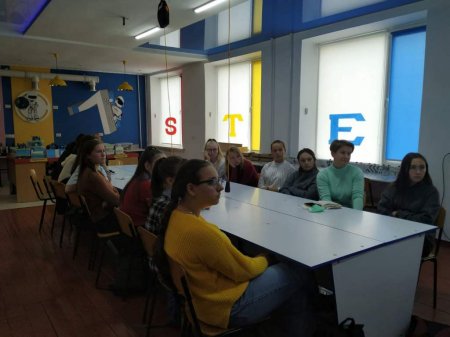 "Дівчата STEM"