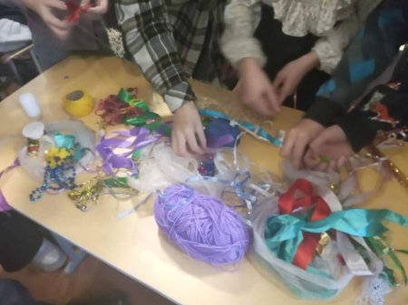  Класна година на тему: "Подарунок для батьків"