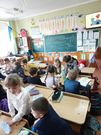 Онлайн-зустріч  з медпрацівниками та працівниками ДСНС. День рідної мови.