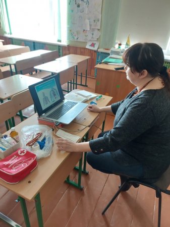 Онлайн-зустріч  з медпрацівниками та працівниками ДСНС. День рідної мови.