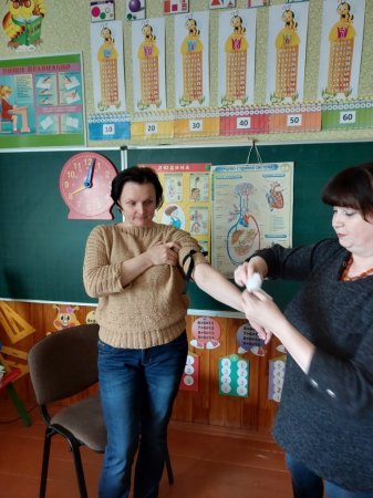 Онлайн-зустріч  з медпрацівниками та працівниками ДСНС. День рідної мови.