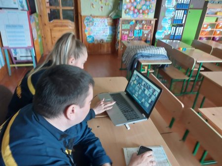Онлайн-зустріч  з медпрацівниками та працівниками ДСНС. День рідної мови.