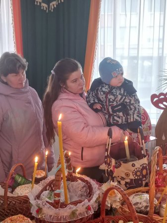освячення пасхальних приношень 
