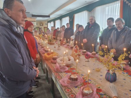 освячення пасхальних приношень 