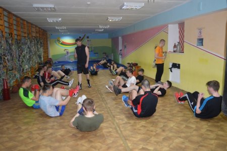 Показове заняття з кікбоксингу