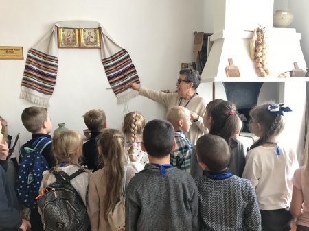Екскурсії в музеї "Світлиця"