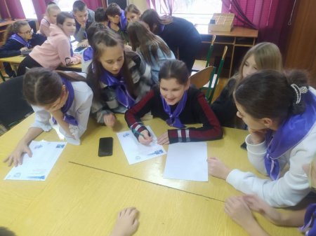 Брейн-ринг «Безпечний інтернет та соціальні мережі. За та проти»