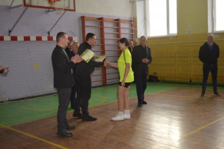Змагання з волейболу серед дівчат