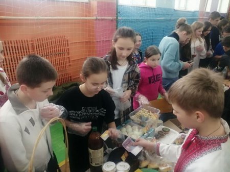 Благодійний ярмарок