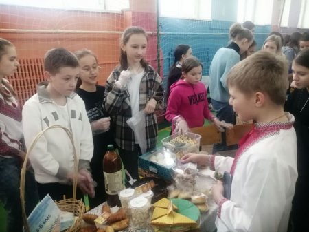 Благодійний ярмарок