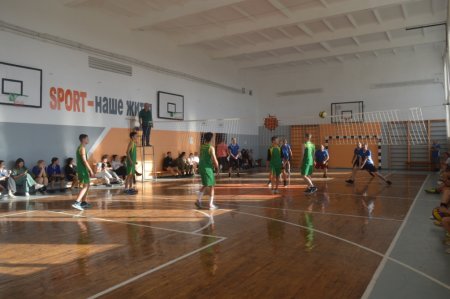 Благодійний матч з волейболу